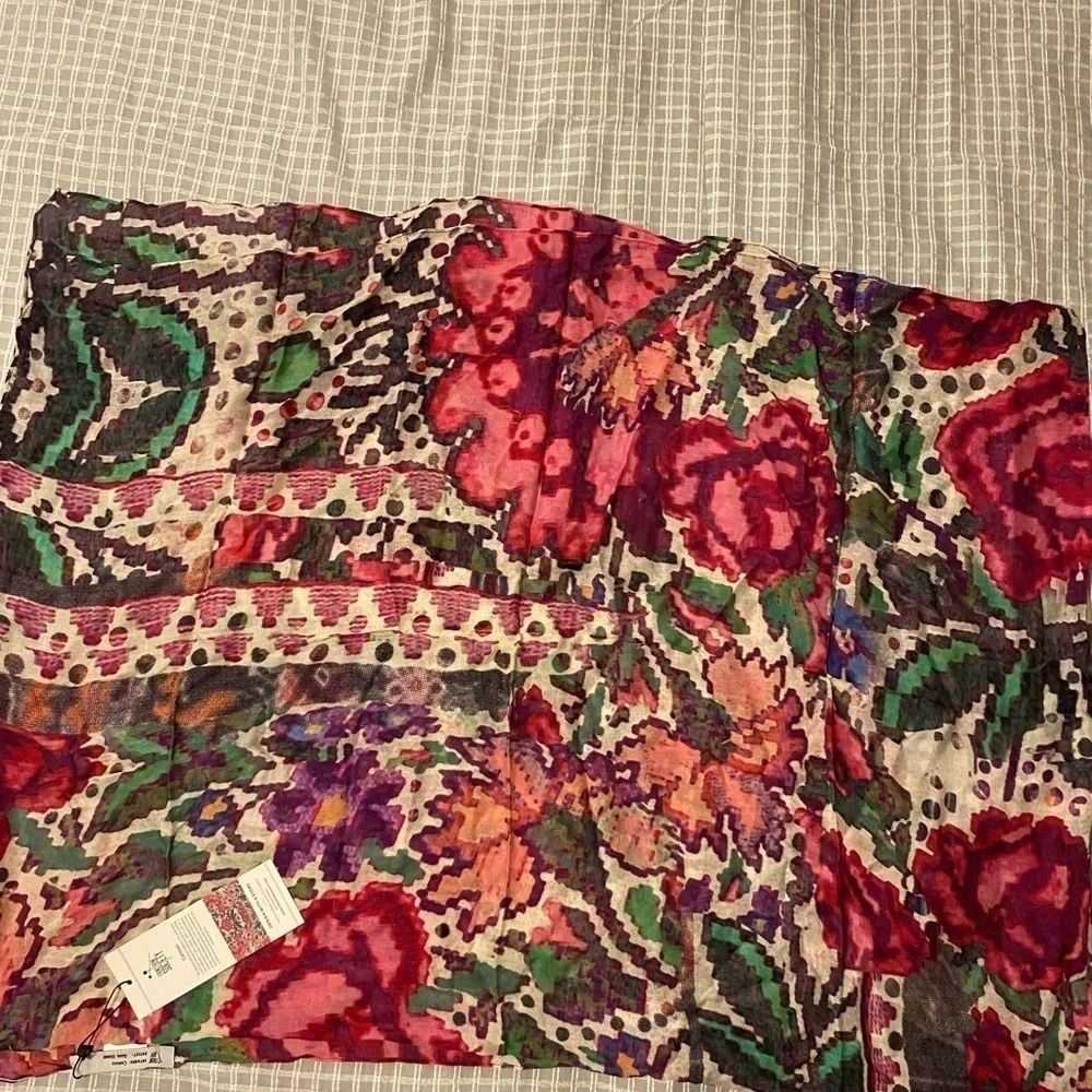 Front Row Society Oblong Digital Floral Pink/Rose Scarf 28” x 80” (FW)